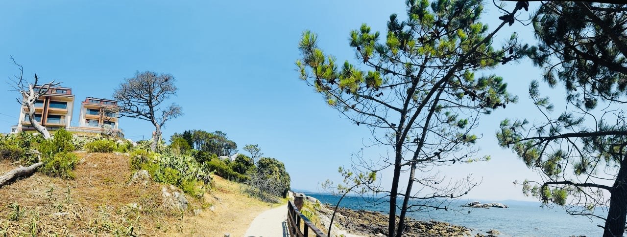 ATICOS DE DOS HABITACIONES CON VISTAS AL MAR EN AMEIXIDA
