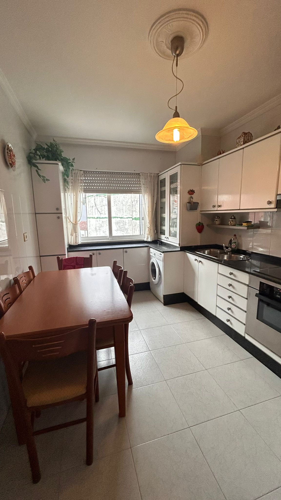 ¡OPORTUNIDAD EN RIBEIRA! PISO DE 125 M² EN EL CENTRO CON GARAJE Y TRASTERO POR SOLO 132.000 €