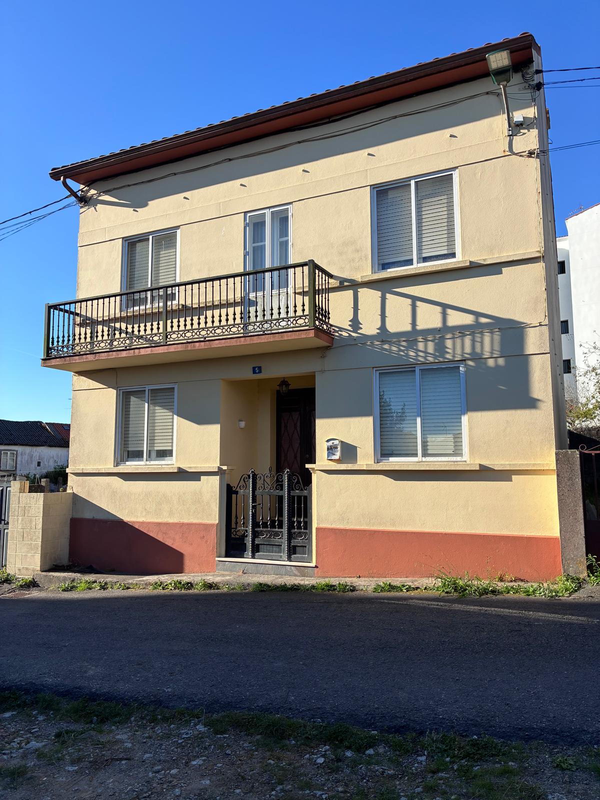 CASA EN VENTA JUNTO A LA PLAYA – RIBEIRA